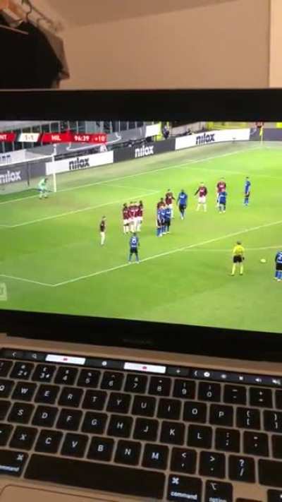 Live commenting a 96’ minute Eriksen free-kick
