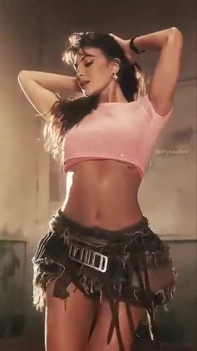 Where is jacqueline Fernandez's gift?