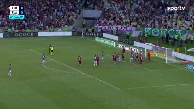 O GA tá apontando uma diferença entre a transmissão e o que se ouvia no estádio. Confere?