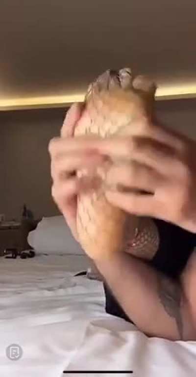 italian feet tickled