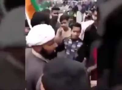 Indians welcoming Afghanis in India