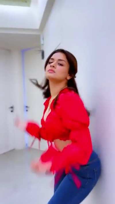 Avneet kaur tight sultry figure 🍑🔥🍆✊️<wbr>💦💦💦💦