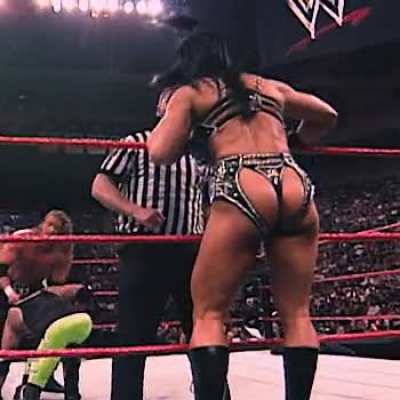 Chyna was so massive from the back! That back and glutes were so imposing and sexy 