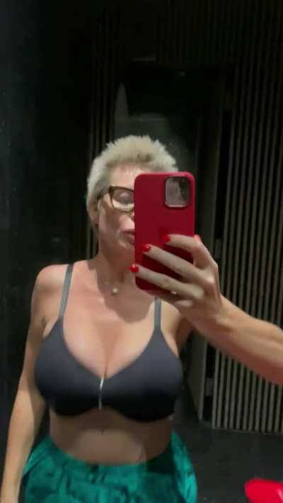 [Titty Drop] F(50) I'm still learning how to good flash boobs [ОС]