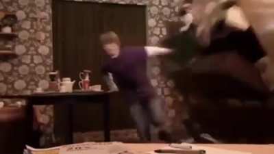 How to trigger a Jojo fan