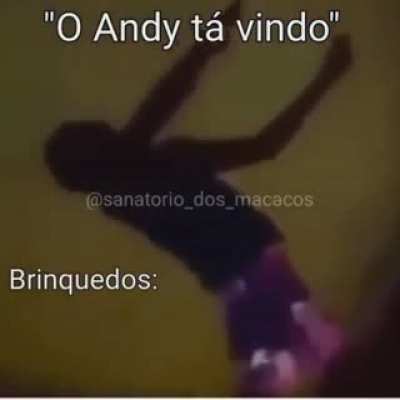 Mano, será se um brinquedo morrer, ele nunca saberá e os outros brinquedos seriam obrigados a ficar com um amigo morto..., Este pensamento não sai da minha cabeça.
