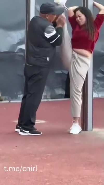 大爷 差不多了.<wbr>..再掰就<wbr>进老干部活<wbr>动中心了