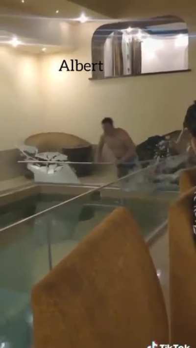 10/10 Dive