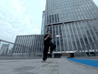 Been experimenting with low angle tracking shots. Kinda like how this turned out.