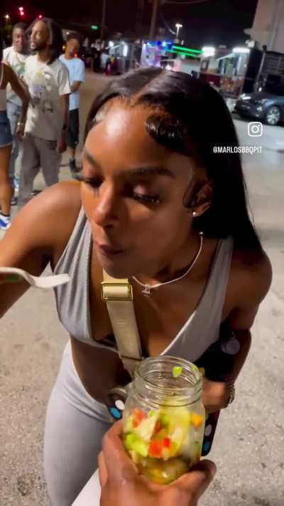 😋