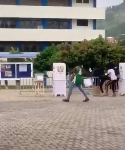 Don’t like those republicans messing with our polling station in Ghana this happened yesterday. It is alleged they were Nana supporters