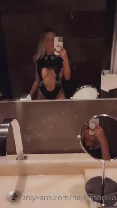 😋
