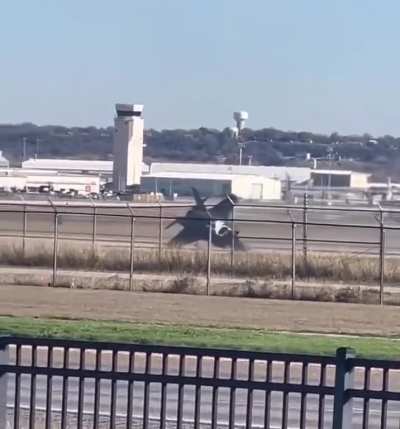 Texas: F35B jet crashes on FortWorth’s landing runway