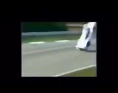 الادمي طار