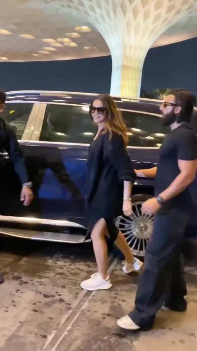 Deepika Padukone spotted at Mumbai Airport today 🤰❤️‍🔥