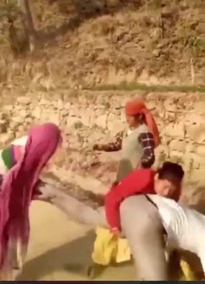 These ladies wasn’t playing