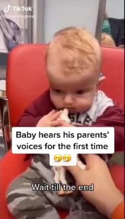 Baby hears parents’ voices for the first time