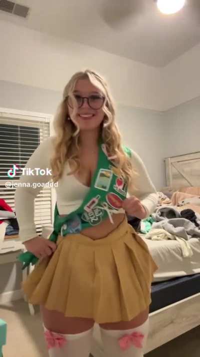 nerdy PAWG