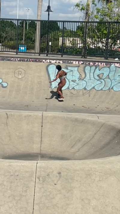 Skatepark girl