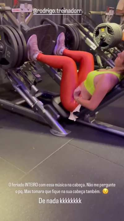 Lívia Nepomuceno.