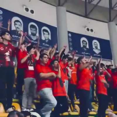 “Azərbaycan şərəfdir, Pəhləvi bişərəfdir!