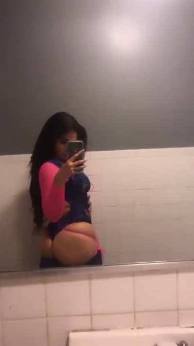 🍑🤳🏽