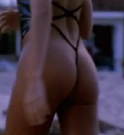 Stacy Keibler’s beautiful booty