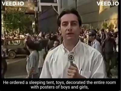 Michael ignores his fans to stay inside hotel suite with children on October 14, 1993