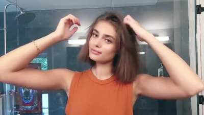 Taylor hill. Our babes so gorgeous 😍
