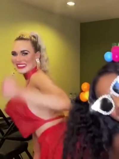 Lana slipping a nip