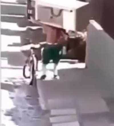 Y'all can squat 405 but ain't doing this shit💀😂