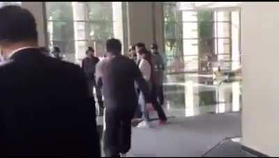 Random guy took down a man wielding a cleaver with a hostage