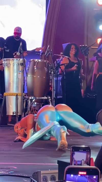 Anitta putting in some work
