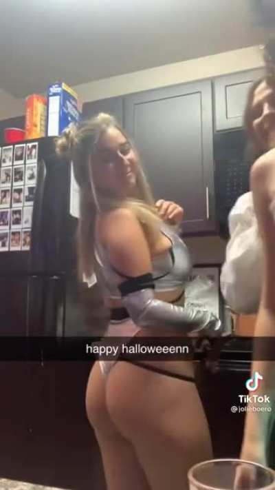 Classic big tits thot