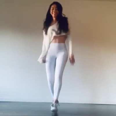 Can't believe how hot Aimee Garcia is.