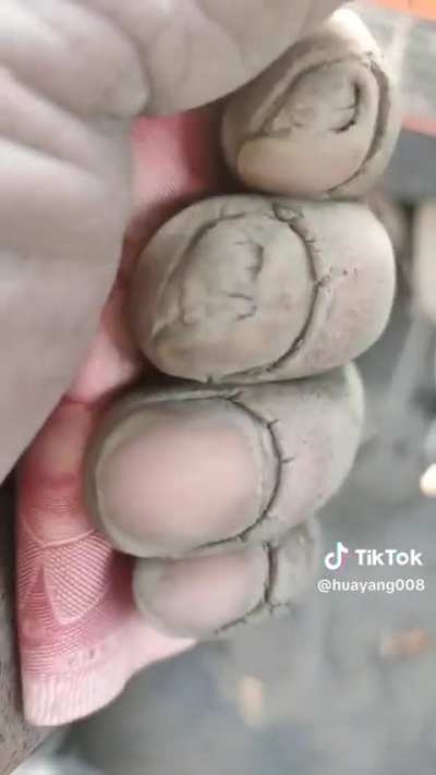 of a Chinese day-laborer's hands