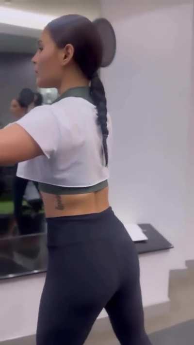Lovi Poe