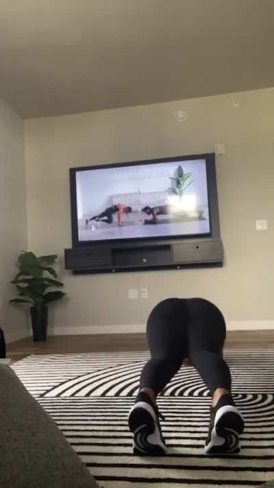 Mizz Twerksum (@liv<wbr>emizz<wbr>twerk<wbr>sum)