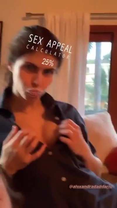 Alexandra Daddario (@ale<wbr>xandr<wbr>adadd<wbr>ario)