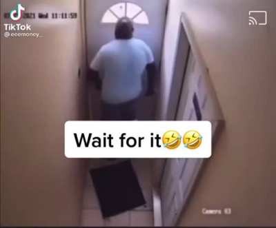 Man sounds like alarm
