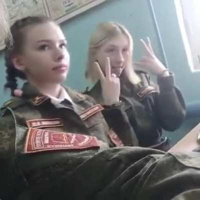 Böyle bir okula gitmem için ne yapmam lazım askeri okul mu bunlar
