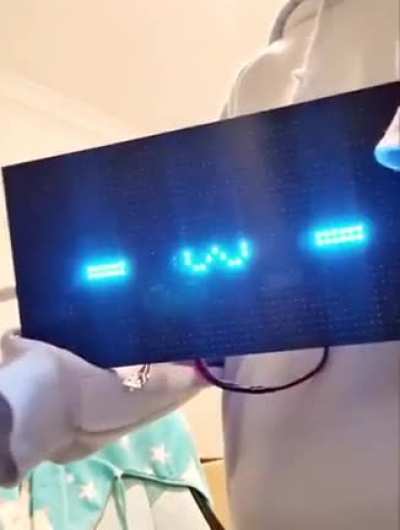Aww look at this cute little robo....