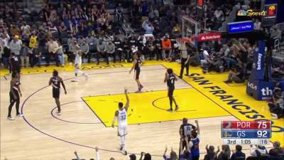 [Highlight] Curry hits his second 4pt-play opportunity from deep to get to 40 points in only 29 minutes
