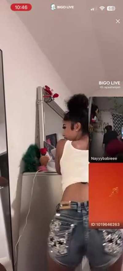 Aya twerk off