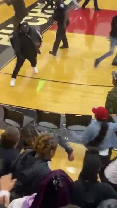 Goddamn he maced EVERYBODY