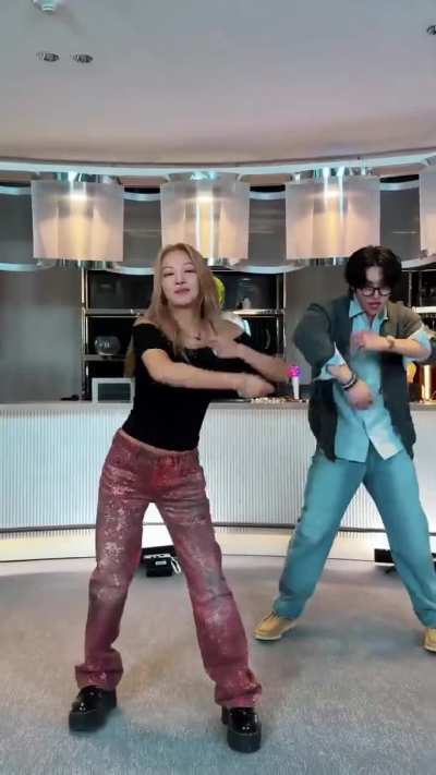 250715 Girls' Generation (SNSD) Hyoyeon (HYO) with ATEEZ Mingi - Lemon Drop Dance Challenge
