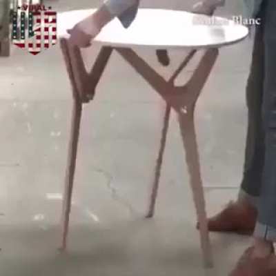 В СССР уже придумали стол на 30 секунде.