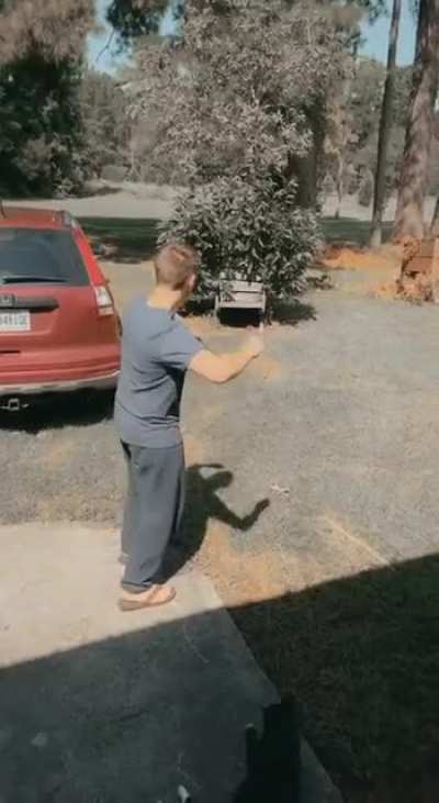 Dumbass kid turns throwing knife into a boomerang (He was safe)