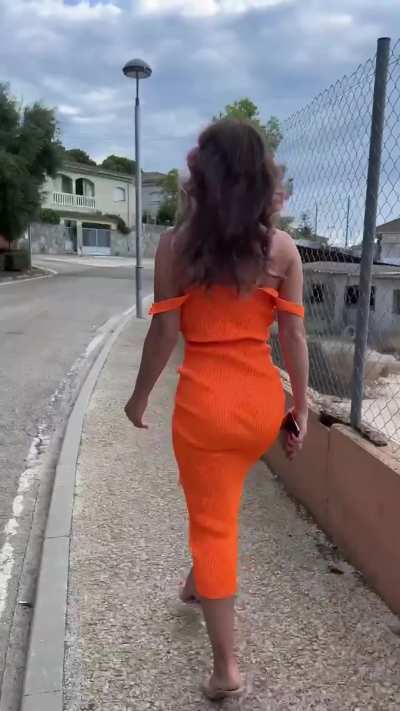 Pretty milf shows off