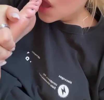 Im free now🥰 wanna play?<wbr>😜🦶🏻